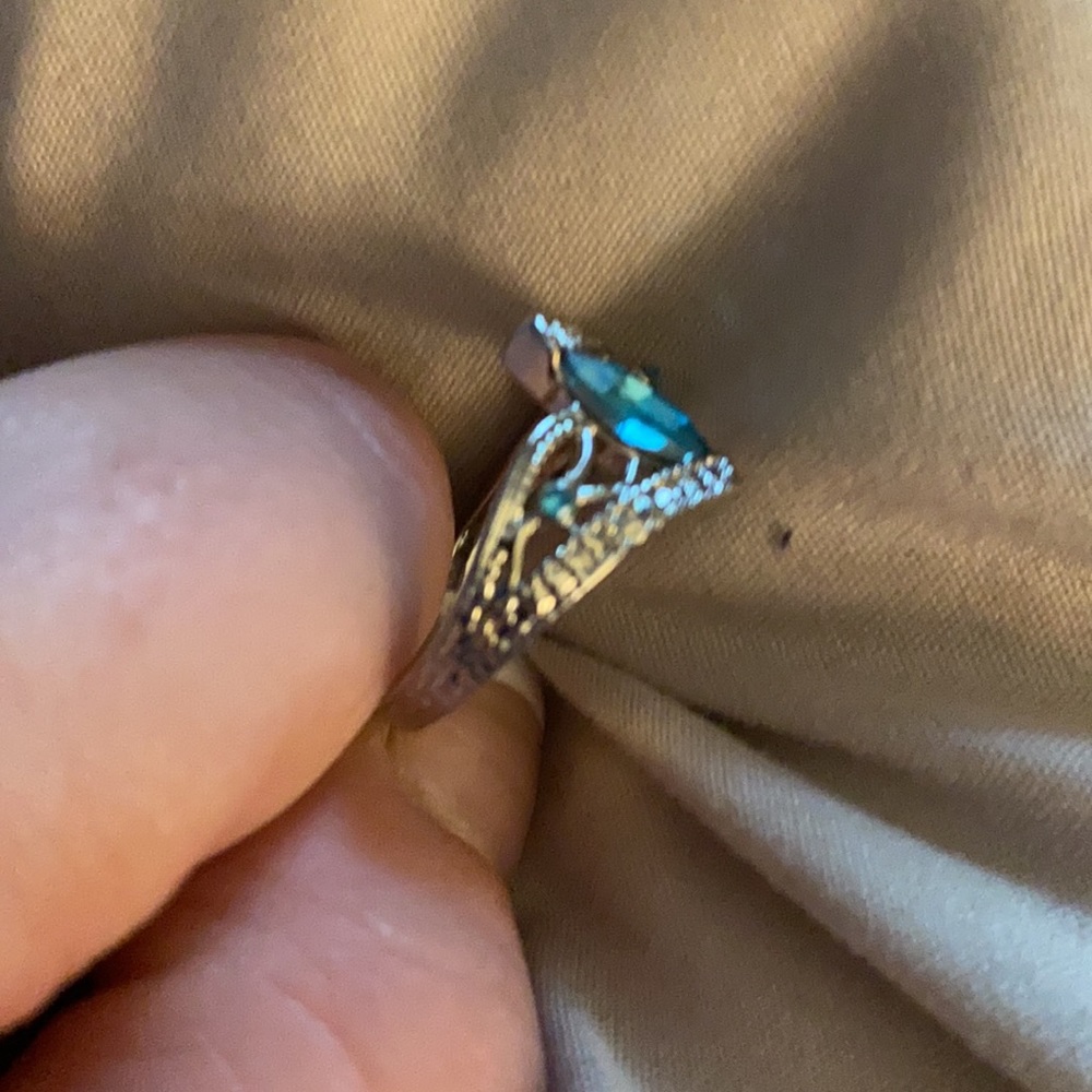Ring - Picture 3 of 3